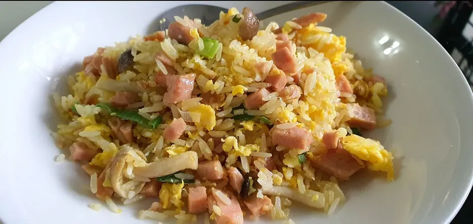 Fried rice Luncheon meat mushroom eggs green onions 🥰😋🤪🤪🤪🤪overnight 🍚🤭|🌷lynnlicious🌷さん