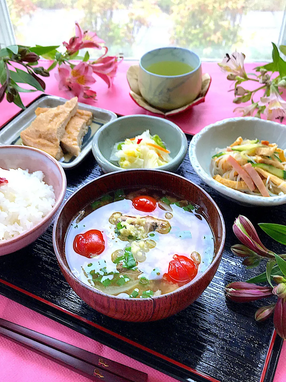 サバ缶味噌汁のお昼ご飯|サミカさん