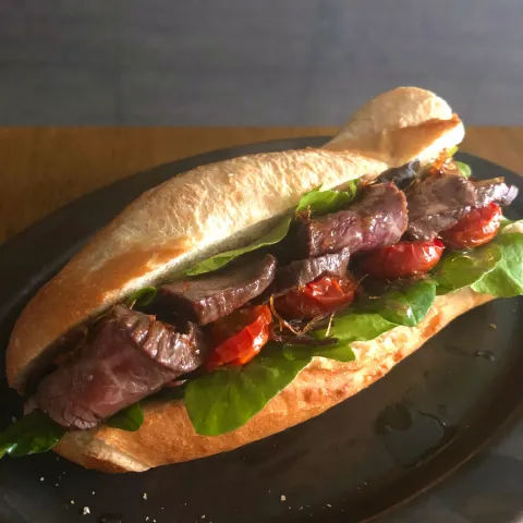 「Meet meats ローストビーフの食べ比べセット」を使ってみたSnapdishの料理・レシピ写真:ローストビーフサンド♫