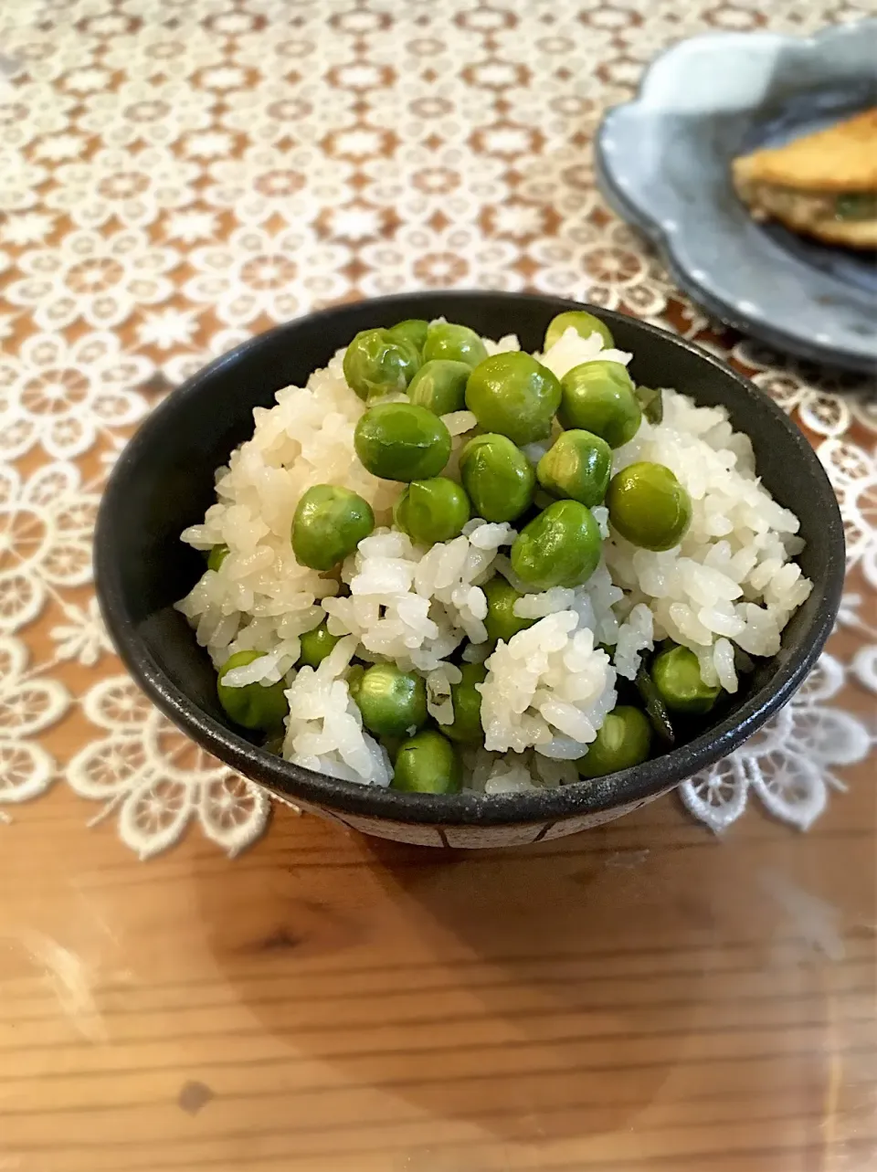 Snapdishの料理写真:グリーンピースご飯|leilaniさん