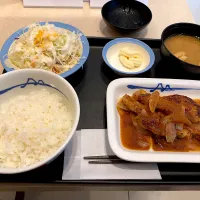 松屋さんで厚切りしょうが焼き定食を。^_^|tubakiさん