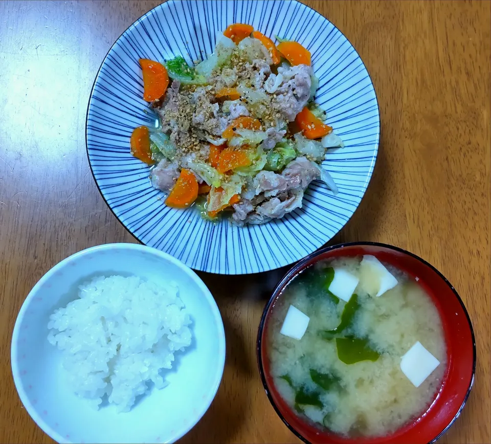 ４月２７日　白菜と豚こまのレンジ蒸し　豆腐とわかめのお味噌汁|いもこ。さん