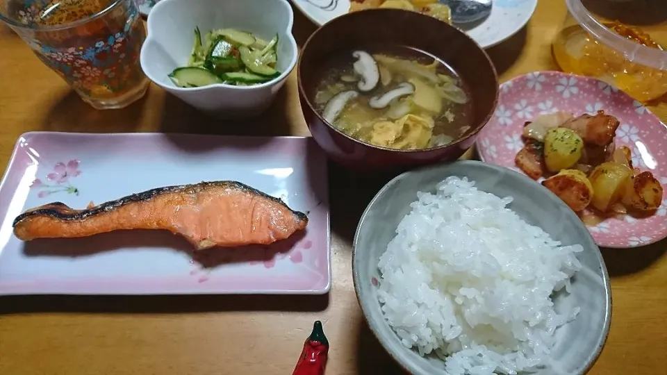 Snapdishの料理写真:晩ごはん🌃|しまだ ちえこさん