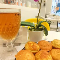 Chá N.R.G. e Herbal com canela, hummmm e um pão de queijo Nutri Soup de frango.|Sunshakeさん