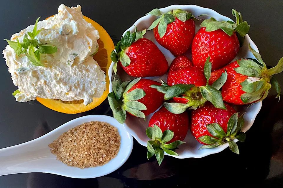 Strawberries withBrown Sugar and a Basil Mascarpone Cream|Christine pavelkaさん