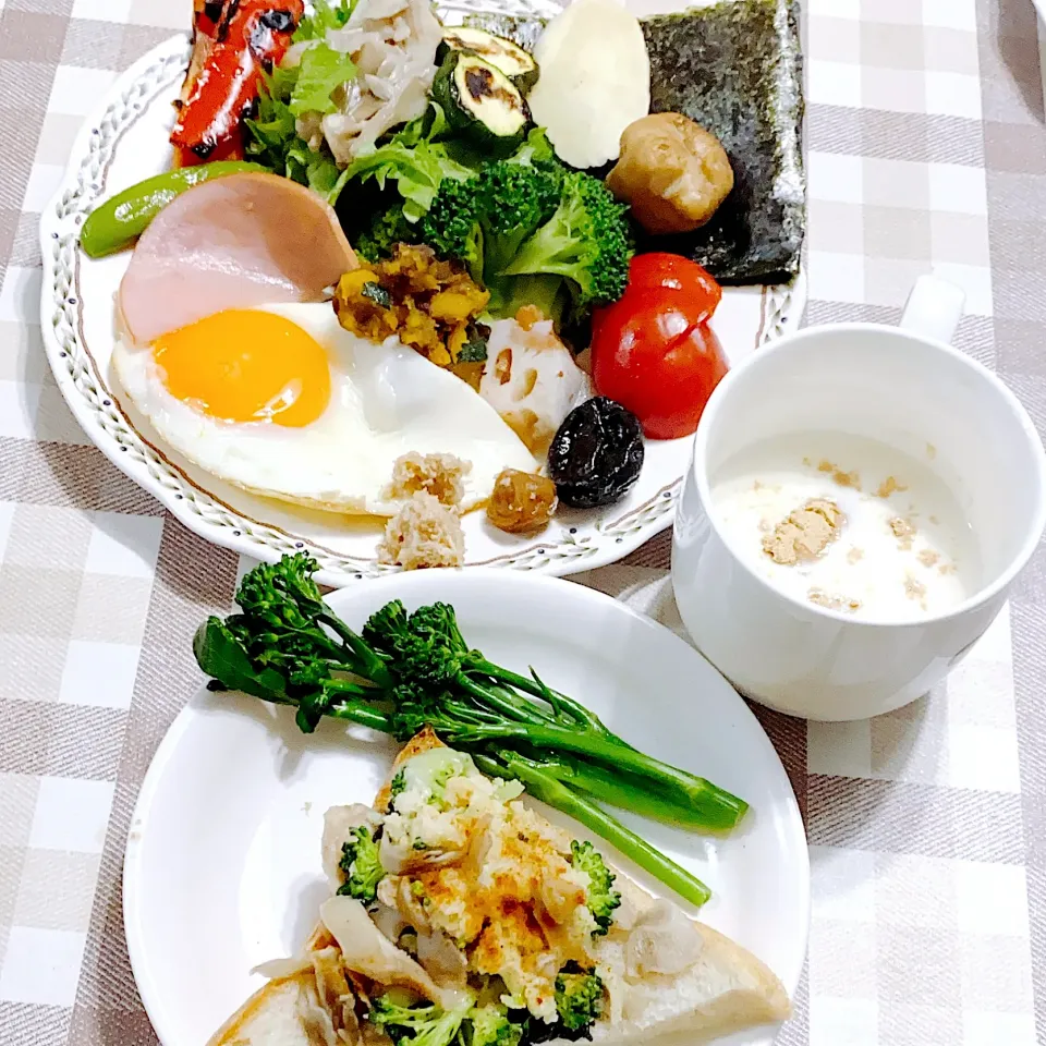 今日の朝ごはん♪ブロッコリーと舞茸とひじきのおからサラダパン|riko30294さん