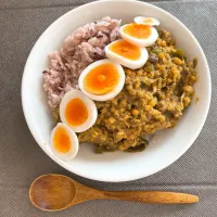 Snapdishの料理写真:鯖缶とレンズ豆のカレー٩('∀')お昼ご飯|サチャンさん