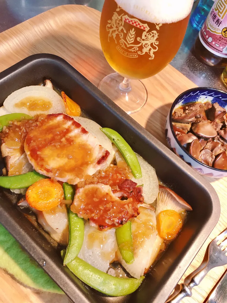 今夜は蒸し焼き野菜と豚🐷作り置きの鳥肝🐔🍺|海斗さん