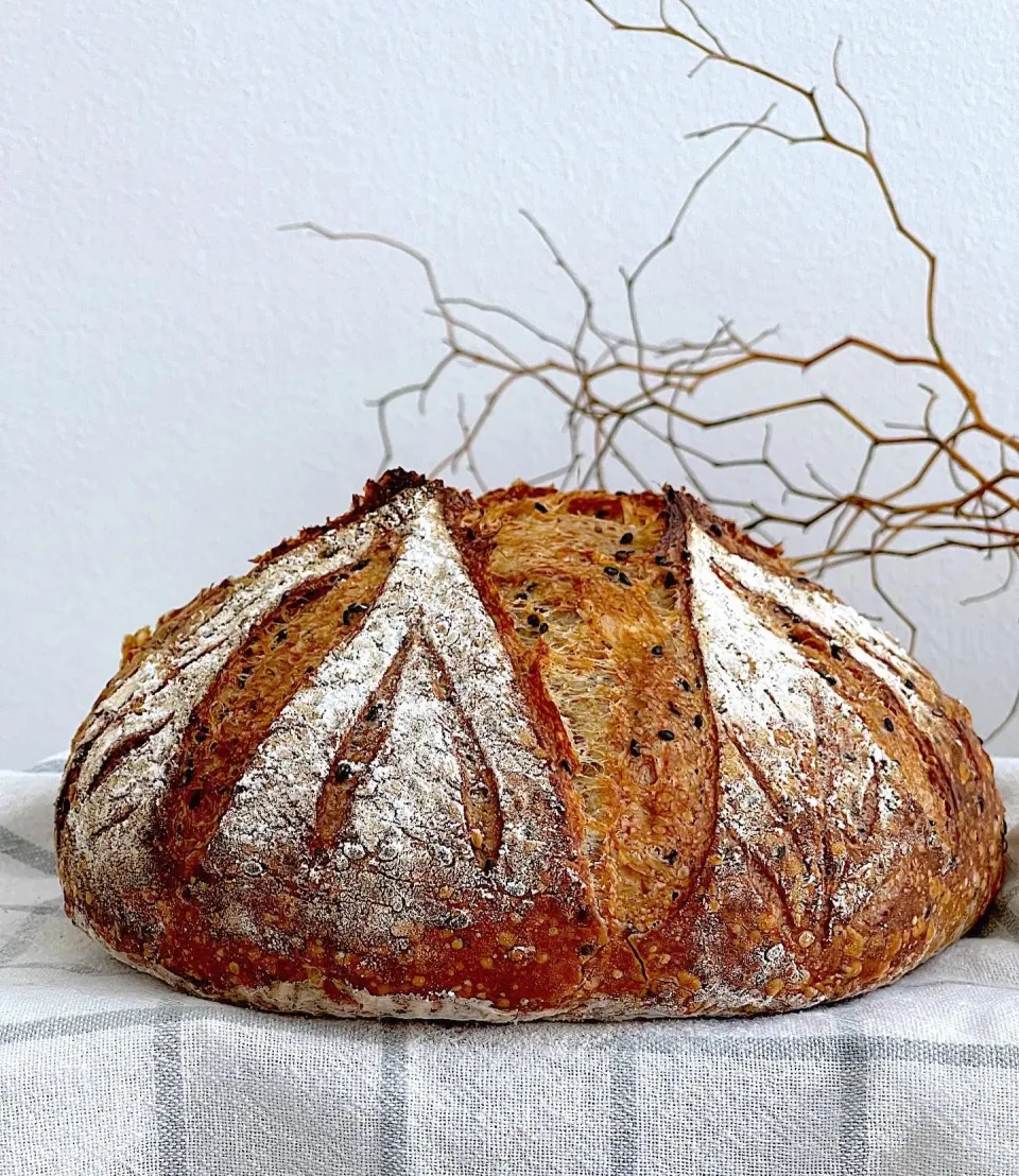 Black sesame seeded sourdough|12Dragonさん