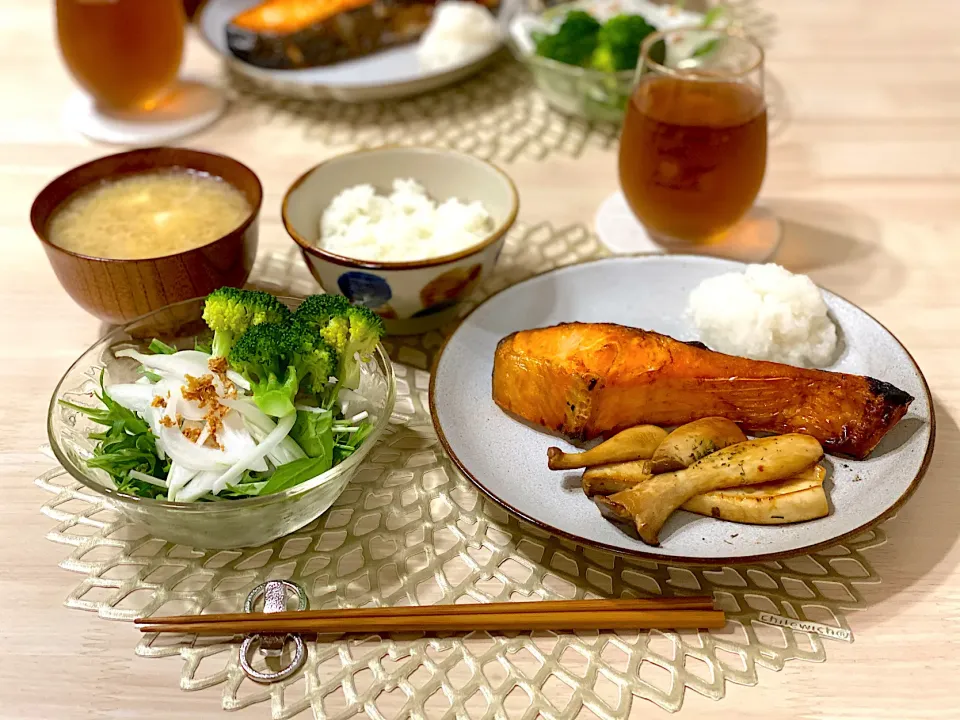 鮭の和定食|ひろさんとゆりさんさん