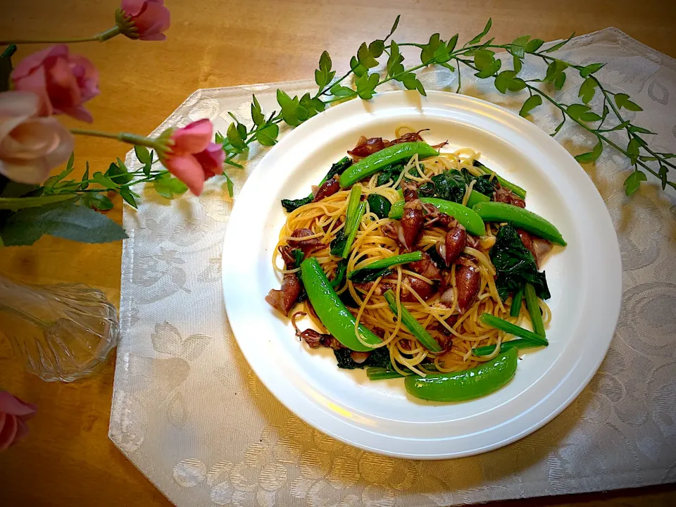 🌺🌺Foodie🌺🌺さんの料理 アッチさんの料理 ホタルイカと菜の花のパスタ|fu♡さん