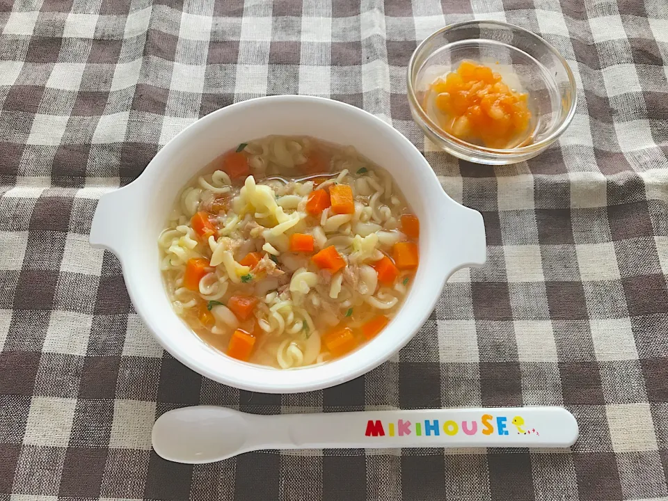 Snapdishの料理写真:【離乳食】にんじんとツナのスープパスタ、メロン|sayaさん