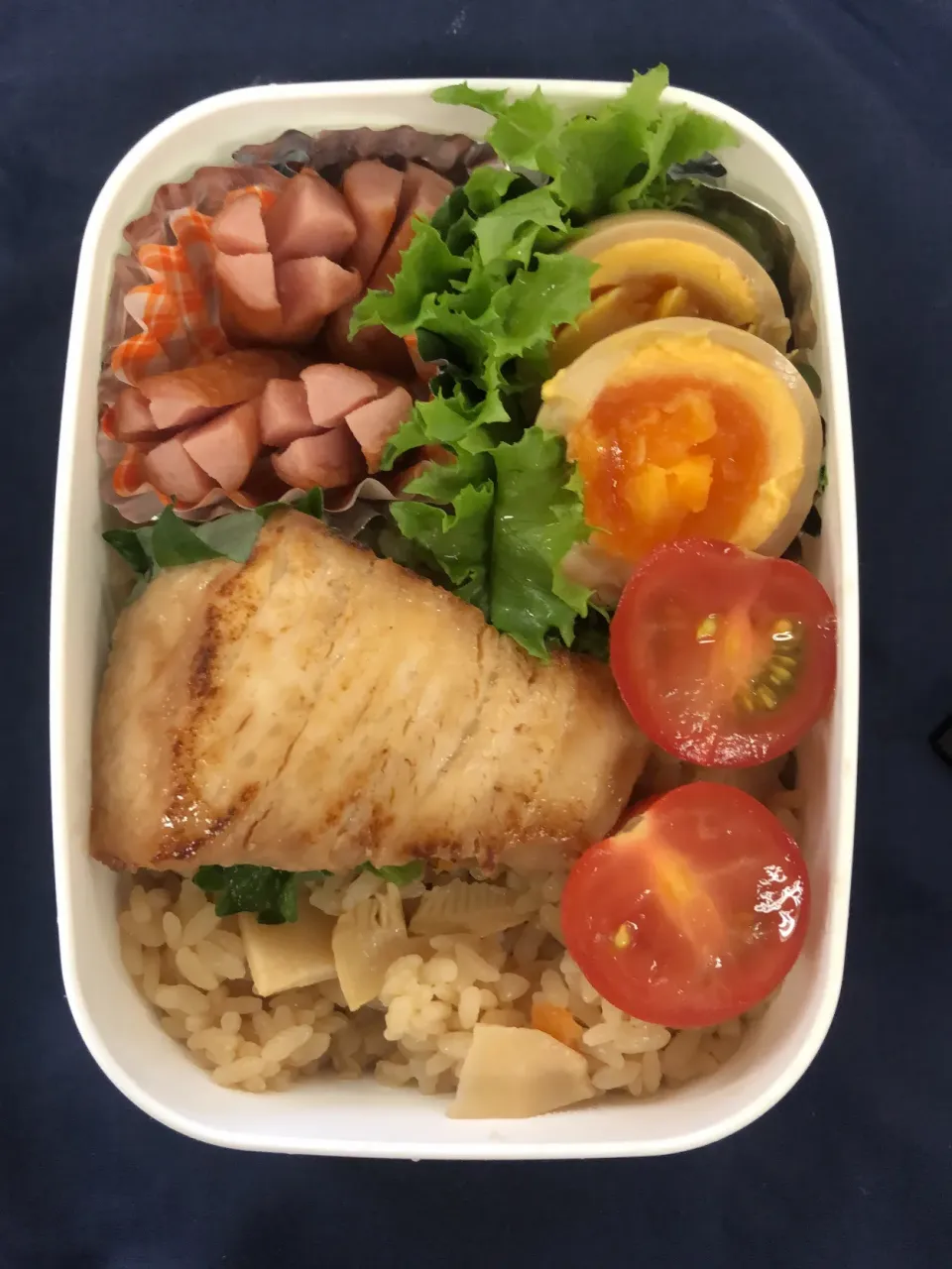 Snapdishの料理写真:筍ご飯弁当【朝めし】|超絶トルーマン石6さん