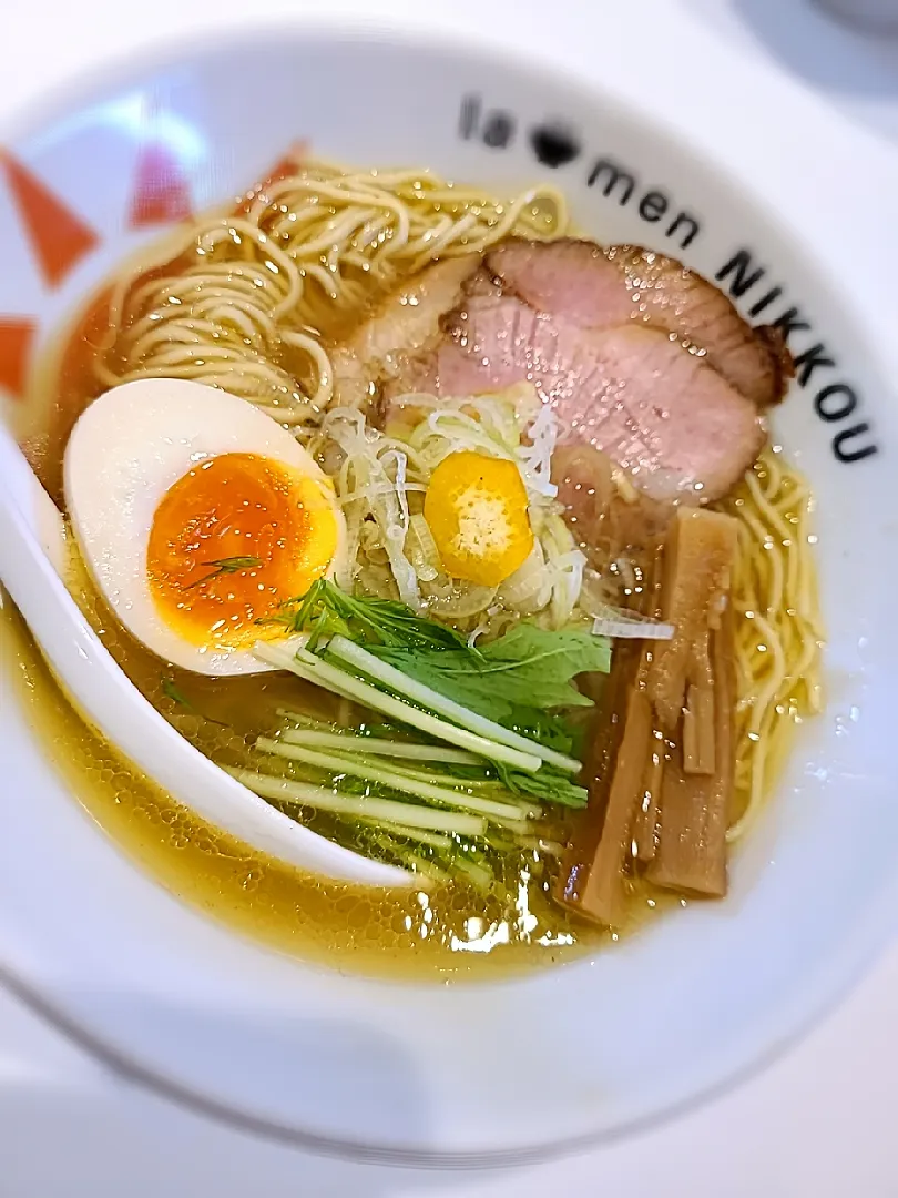 ～おそとでラーメン～
NIKKOUの柚子塩ラーメン😋🍜|みぽりん♪さん