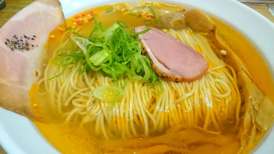 【5/23までの期間限定出店】
東京ラーメンセレクション極み麺
＜真＞卓朗商店
駿河湾タカアシ蟹出汁
極上塩らぁ麺（900円）
＠池袋3分
（赤羽から自転車で36分）
21102|大脇さん