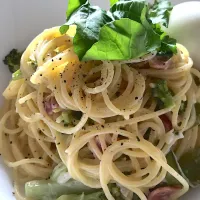 Snapdishの料理写真:今週の残った食材たちでレモンクリームパスタ🍋🥛ゆでたまご添え🥚|ノムリエさん