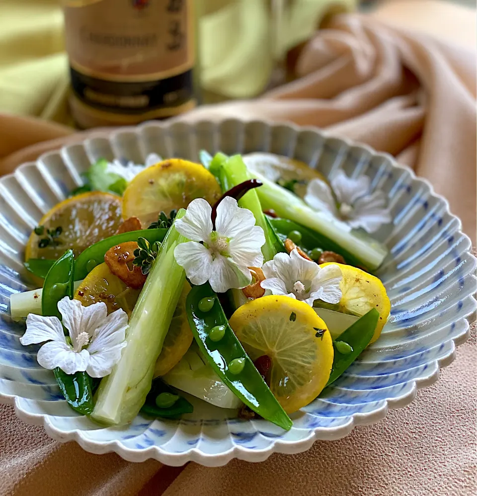 Snapdishの料理写真:料理で旅しよう🥂🚃🏞 ①. 🍋🧄🌶青野菜のレモンペペロンチーノ|ゆきぽん@ゆきの家飲み料理さん