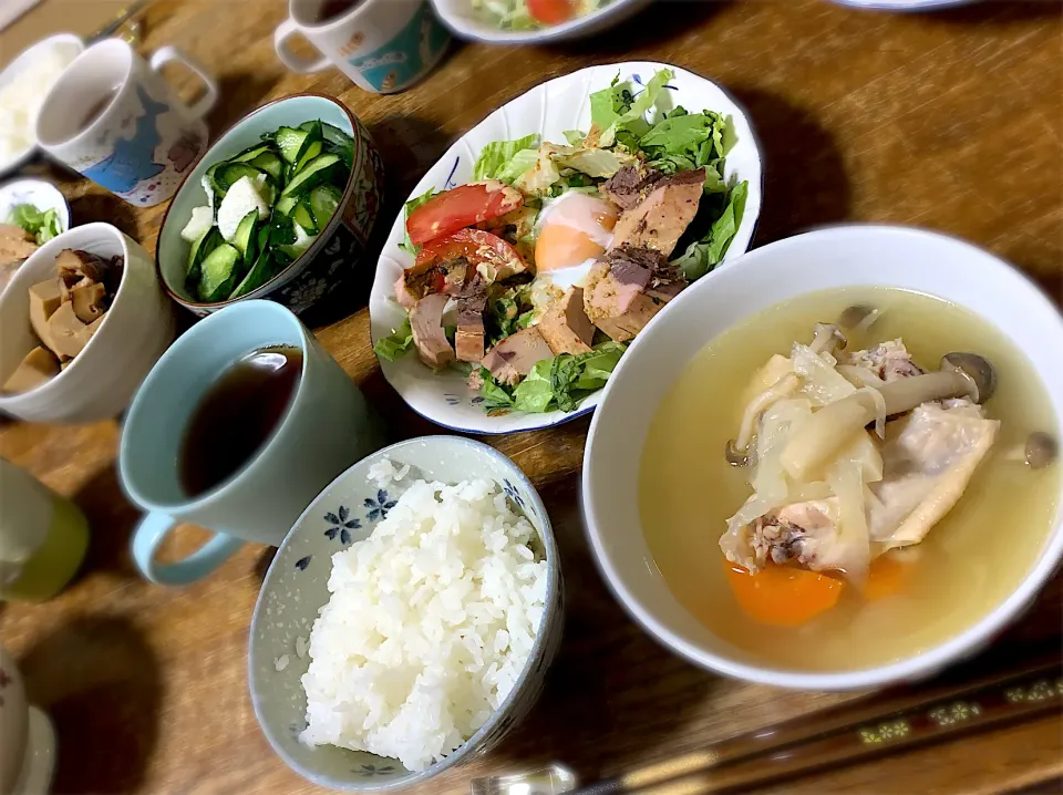 大トロかつおサラダ・手羽先の具沢山スープ・胡瓜と長芋の浅漬け・高野豆腐煮・ご飯|ちびろ菌さん