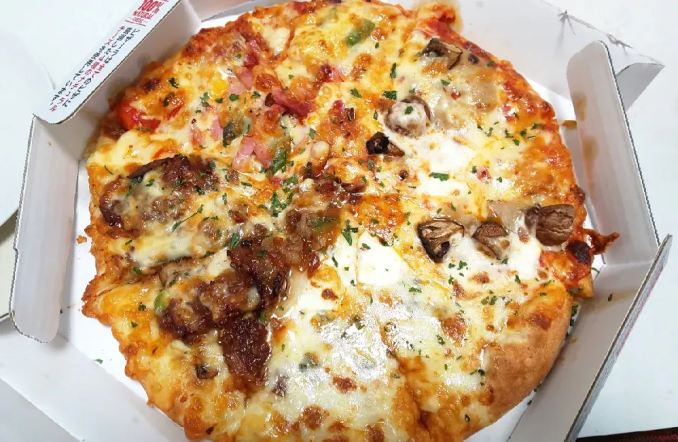 Snapdishの料理写真:春のプライムクォーター＠PIZZA-LA|らすくさん