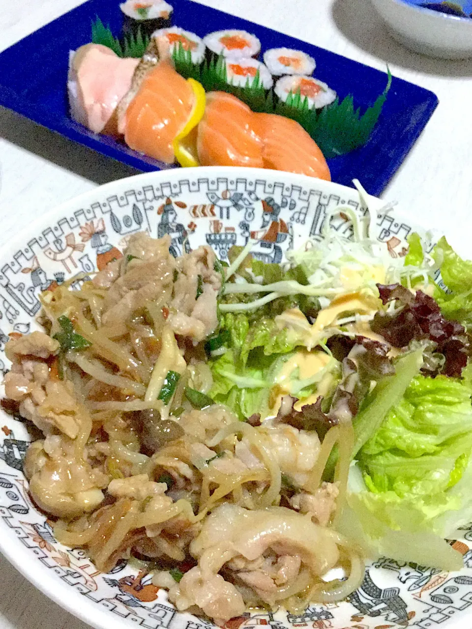 お寿司、豚コマのにんにく醤油炒め|Ayaさん