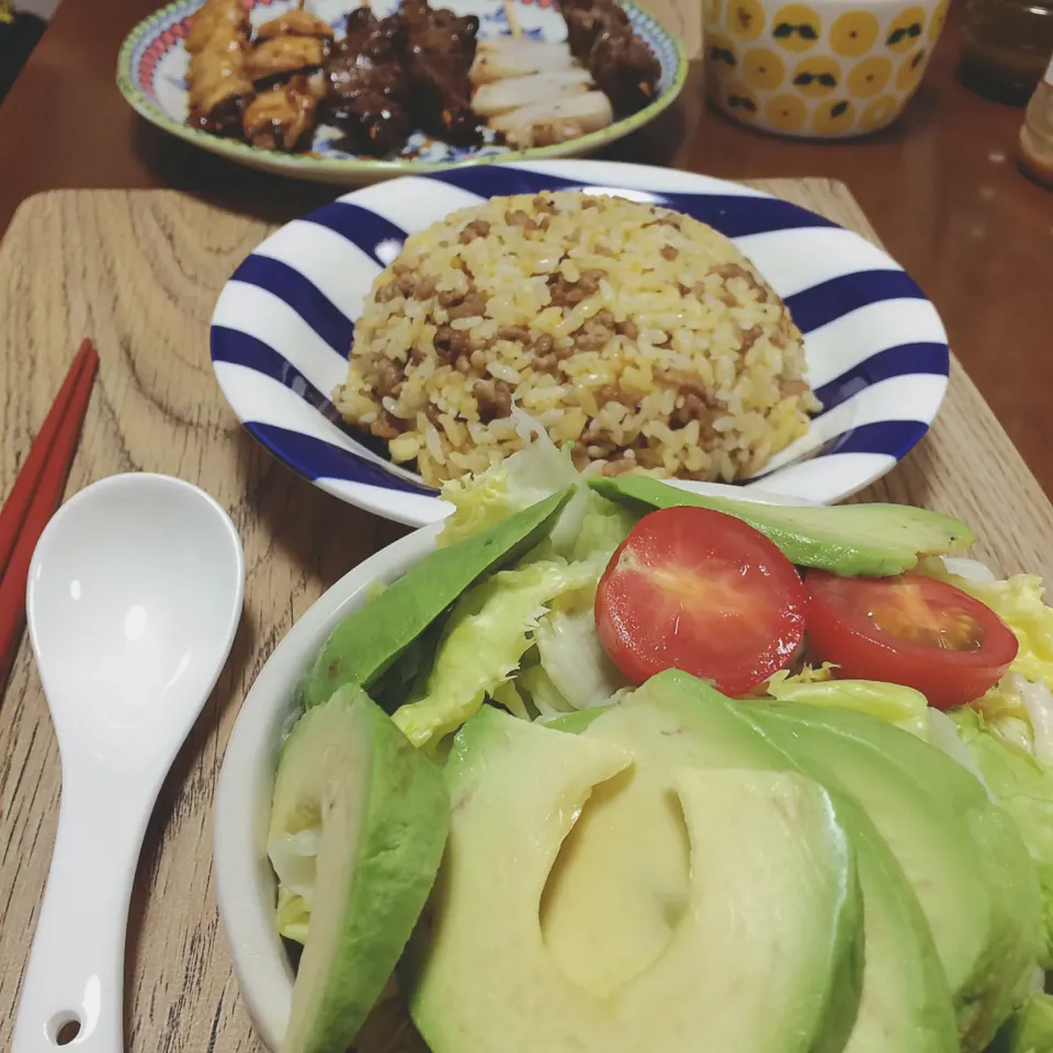 🕺🏻夫ご飯🕺🏻炒飯とサラダ🥗|waiwaiさん