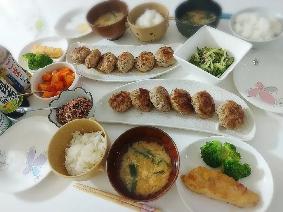 夕食(*^^*)
しそ入り豆腐ハンバーグ
カラスカレイバターソテー&ブロッコリー
きゅうりの梅ちりめん和風ドレッシングあえ
オイキムチ
梅ちりめん
お味噌汁(ニラ玉)|プリン☆さん