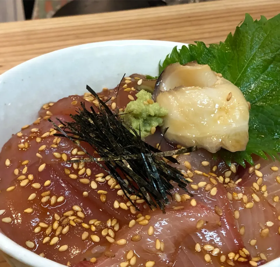 づけ丼　キハダ　シイラ　島タコ|ちゅら夏さん