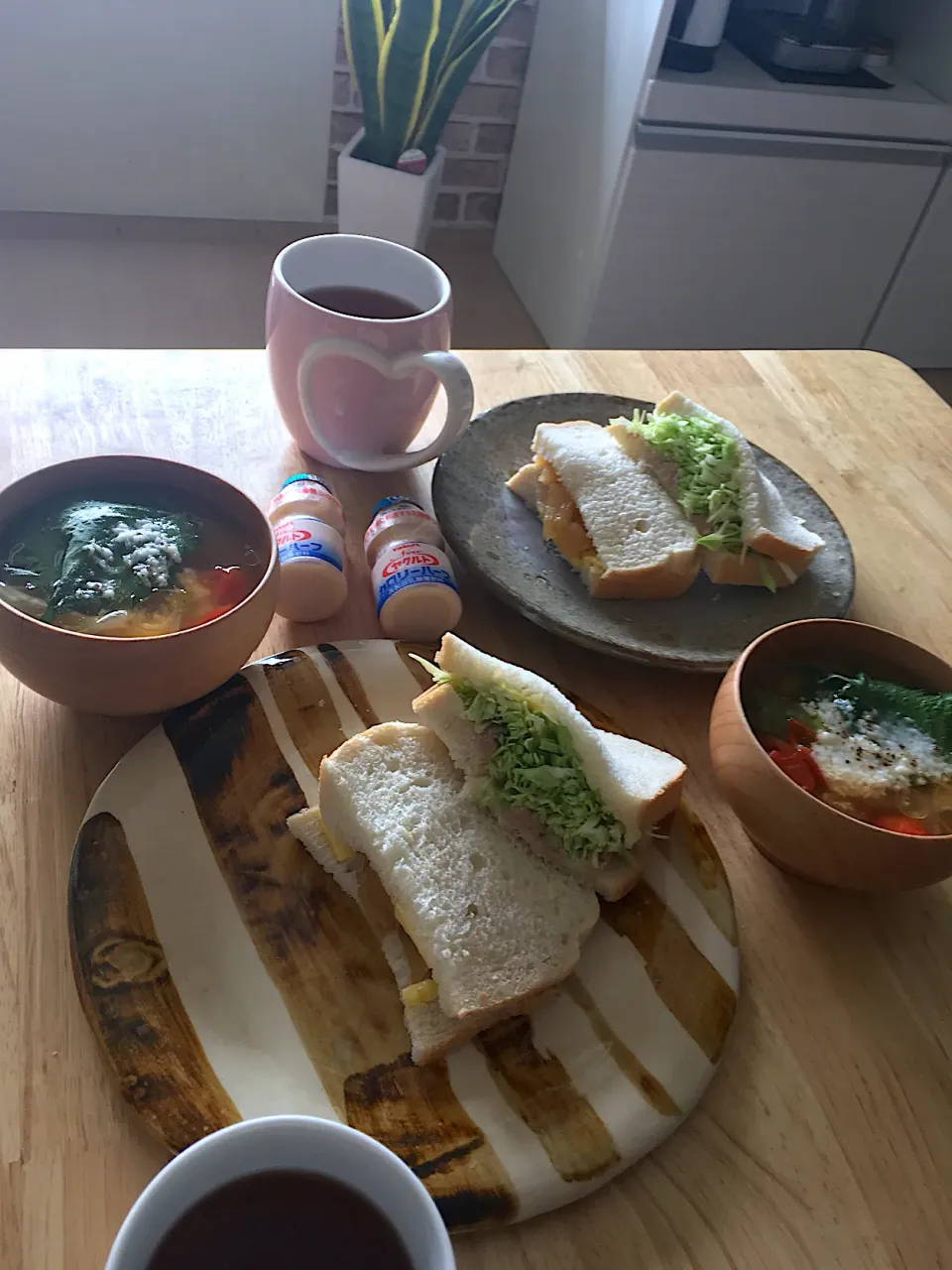 朝焼きサンドイッチ用食パン🍞でツナサンド＆林檎コンポートバターサンド|さくたえさん