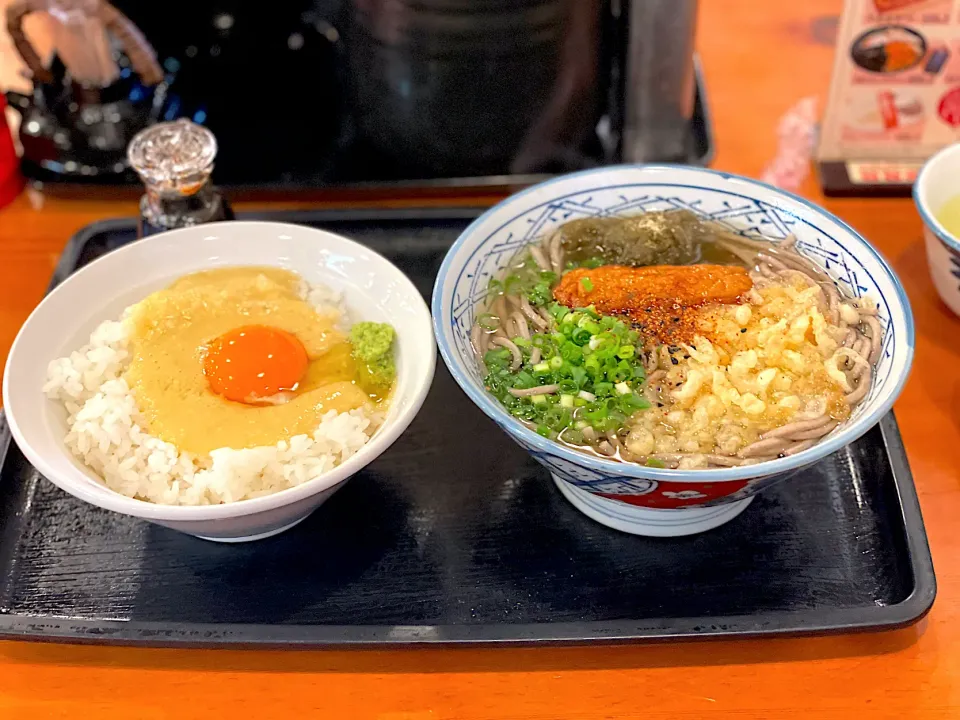 Snapdishの料理写真:かけそばに、卵かけご飯|ひろゆきさん