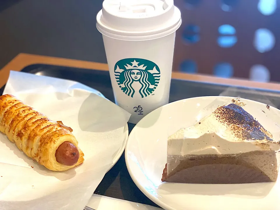 Snapdishの料理写真:紅茶のアーモンドミルクケーキ|ゆうりさん