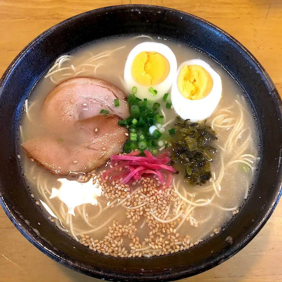 Snapdishの料理写真:豚骨ラーメン|ゆっこっこさん