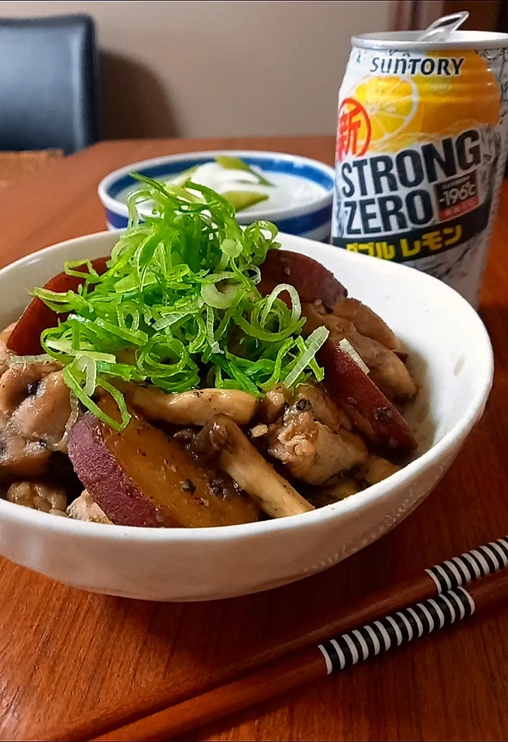 鶏とさつまいもの甘酢照り焼き|まりおさん