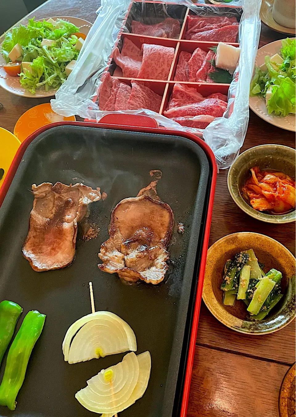 晩ごはん#焼肉 #お家焼肉  #ブルーノホットプレート|小松菜さん