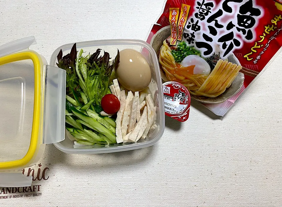 サラダうどん弁当〜プチっとうどん、魚介豚骨醤油味|acoさん