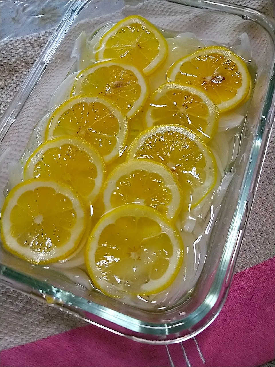 玉ねぎのレモンマリネ
🍋ホットレモン液と酢で漬ける
🍋レモンは紅茶や炭酸水にも利用|cheryl_tasteさん