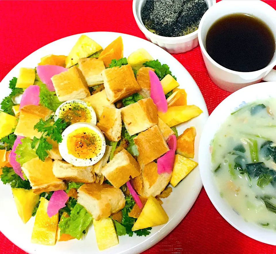 パンでサラダ🥗小松菜しめじシチューつけパン🍞😋|HAMI69さん