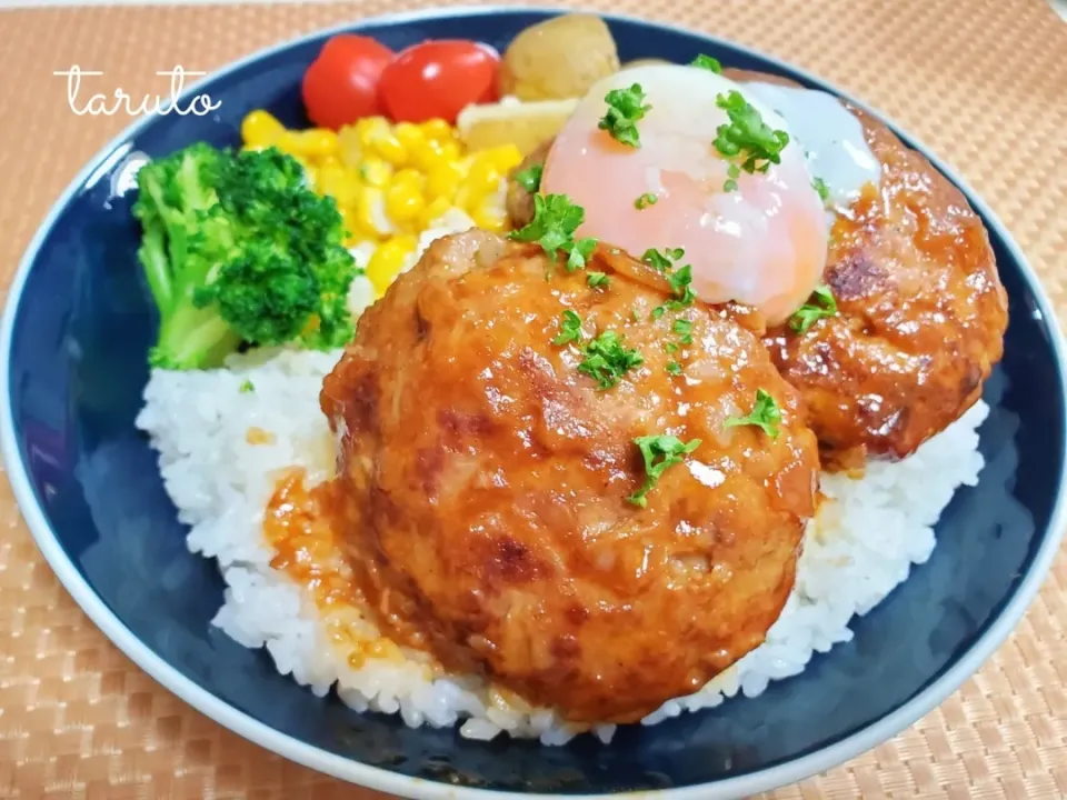 Snapdishの料理写真:豆腐入りハンバーグで
ふわふわワンプレートご飯😋🍴💕|taruto⭐️さん