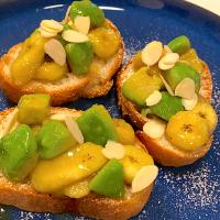 アボカドとバナナ🍌🥑のシナモントースト💕