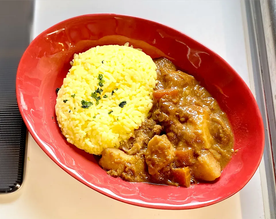 お昼ご飯にカレー|かっちゃん杉さん