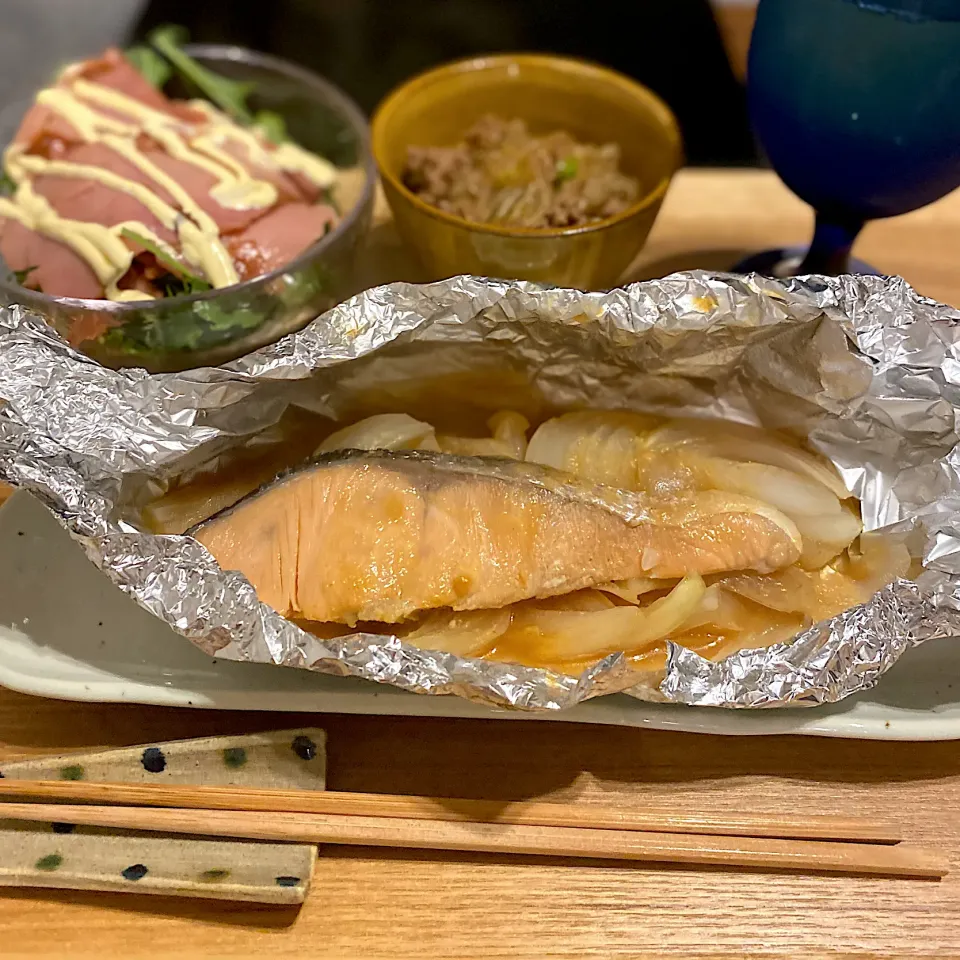 Snapdishの料理写真:鮭の味噌バターホイル焼き|なつこさん