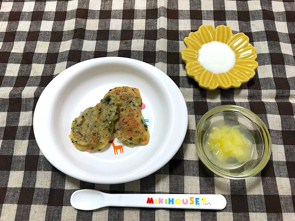 【離乳食】豆腐とわかめのおやき、キウイ、ヨーグルト|sayaさん