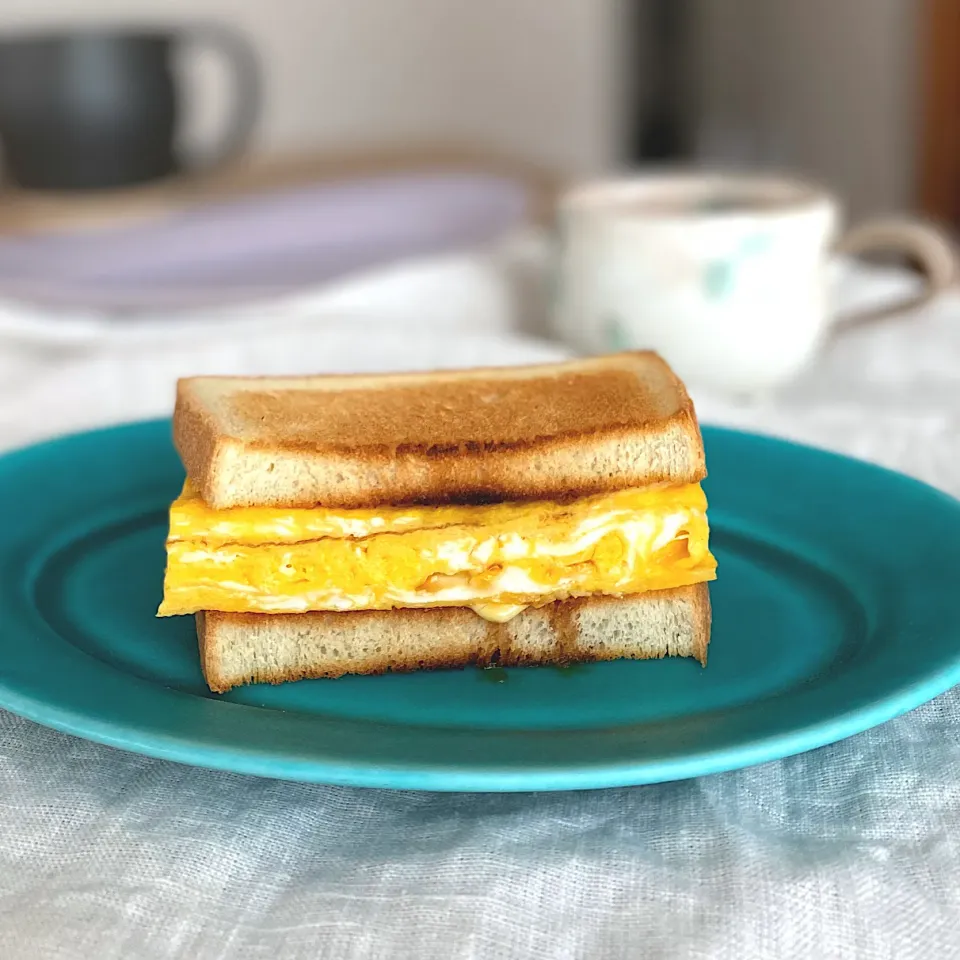 Snapdishの料理写真:玉子焼きサンド|acoさん