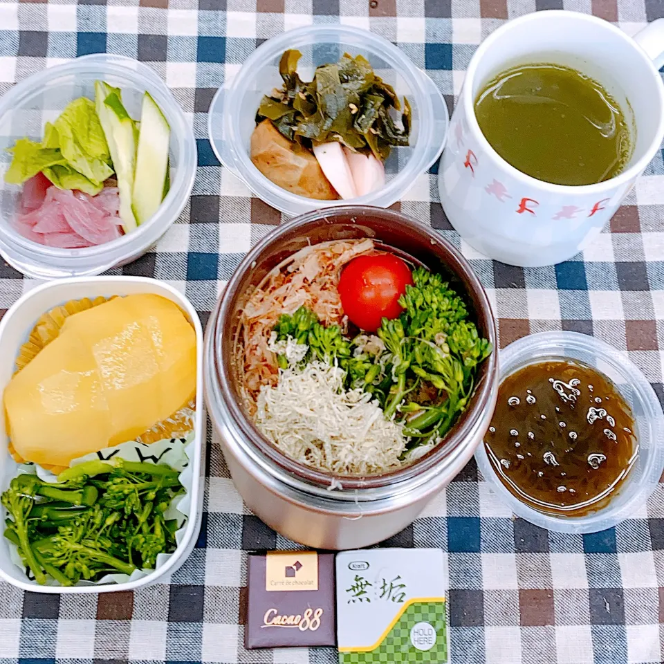 白菜スープベースで♪鶏むね肉とサツマイモと椎茸とろろ昆布と花鰹入り！野菜たっぷりもち麦スープジャー弁当|riko30294さん