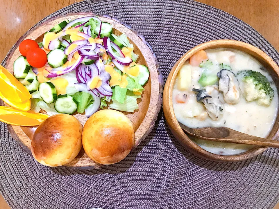 手作りパンとシチューのランチ|ゆうかさんさん