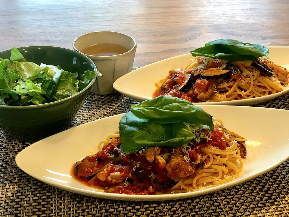 茄子とズッキーニのチキントマトパスタ🍝🍅|saoricocoさん