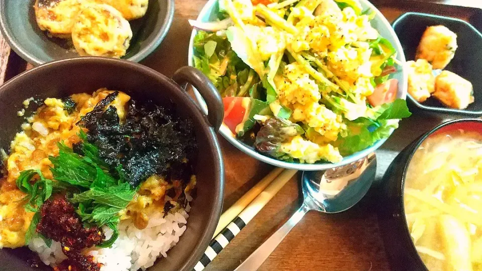 我が家の納豆たまご丼|まにょさん