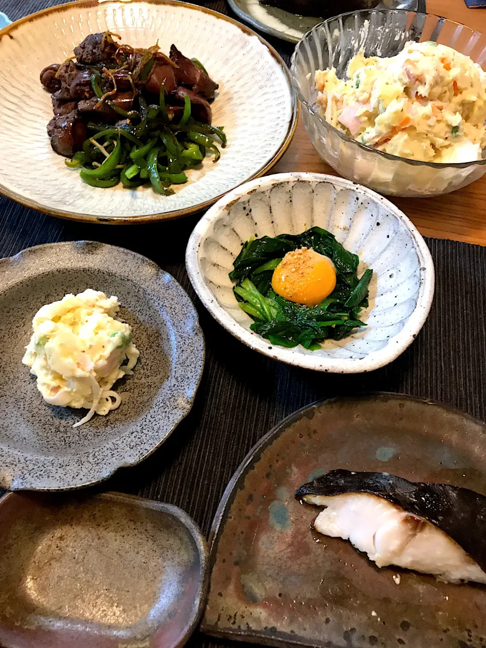 ニラお浸し、鳥の肝煮、銀タラ塩麹焼き、ポテトサラダ|sobacoさん