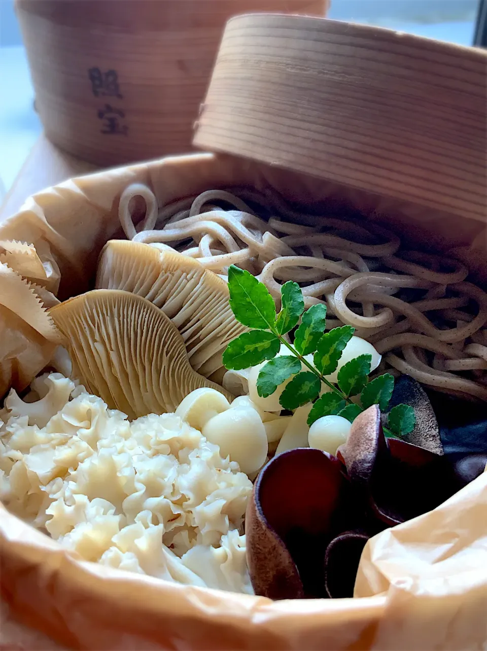 Snapdishの料理写真:蕎麦とキノコのせいろ蒸し♨️|9421beruさん