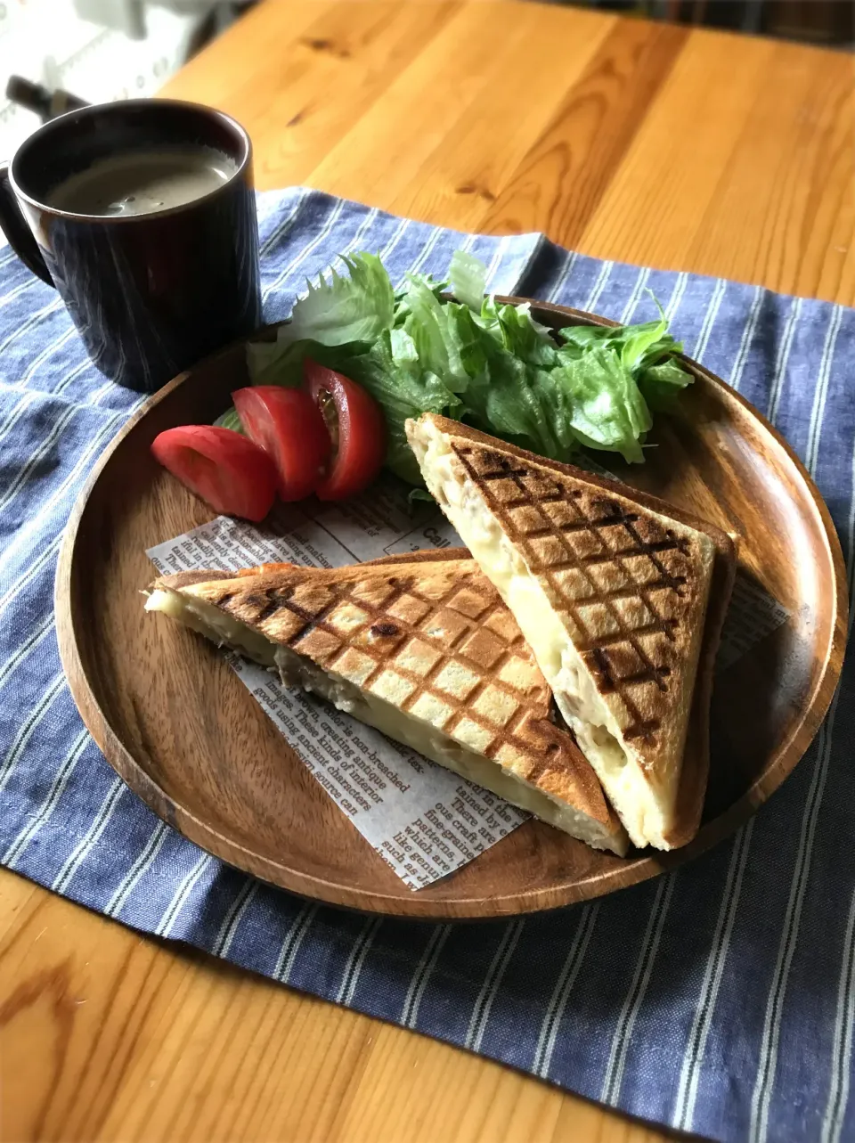 アリゴ風ポテトのホットサンド、サラダ、カフェオレ// sayaさんの料理 チキンソテーと温野菜のアリゴ風|sayaさん