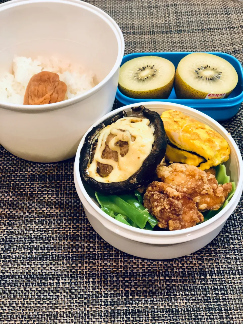 本日の女子中学生弁当→鶏から、ピーマンナムル、海苔チーズの卵巻き、椎茸マヨ焼き|Taja & Mayさん